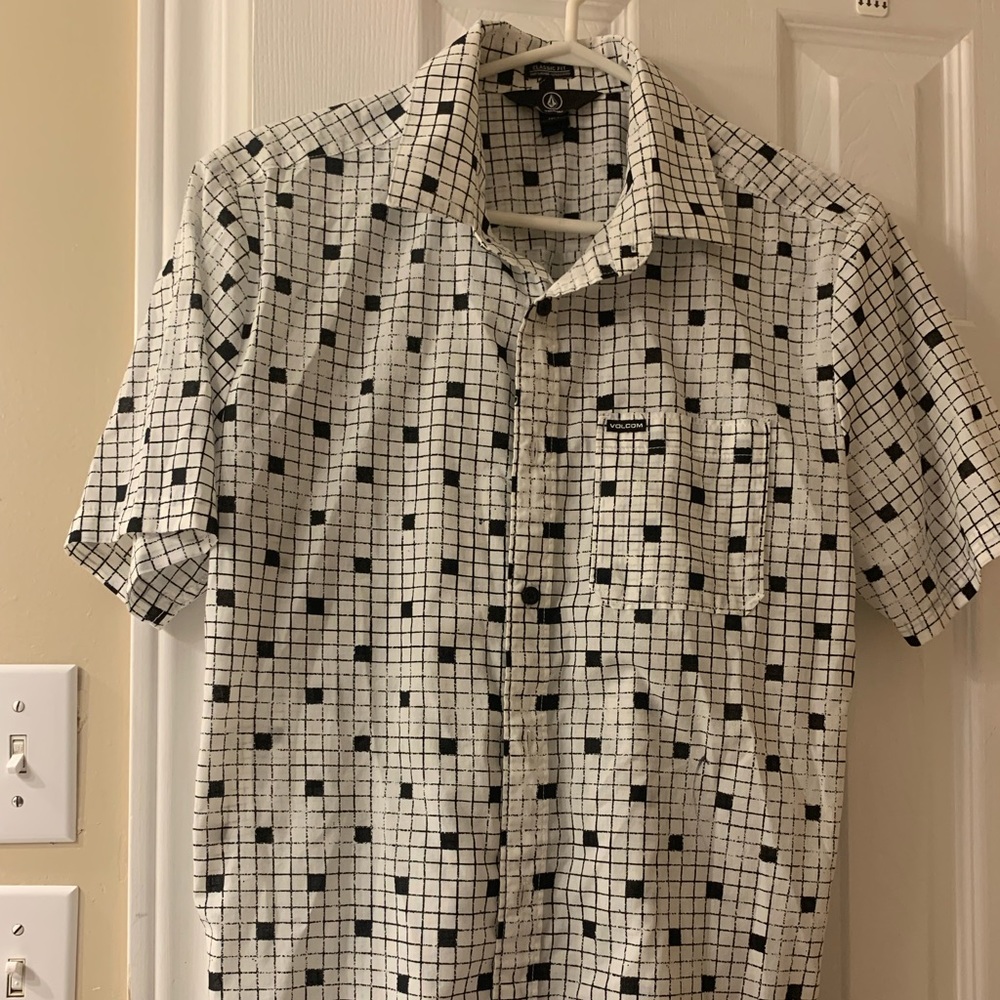 Volcom button down